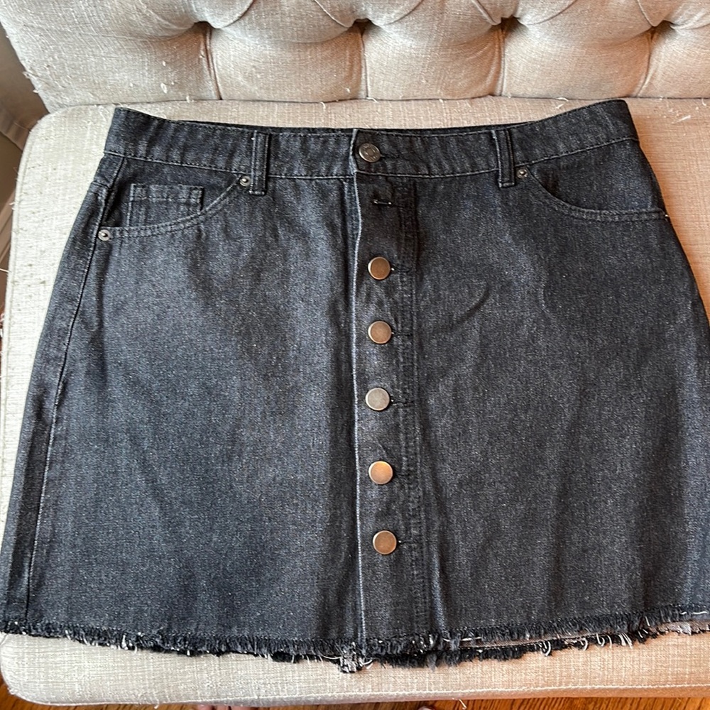 New black wash denim skirt